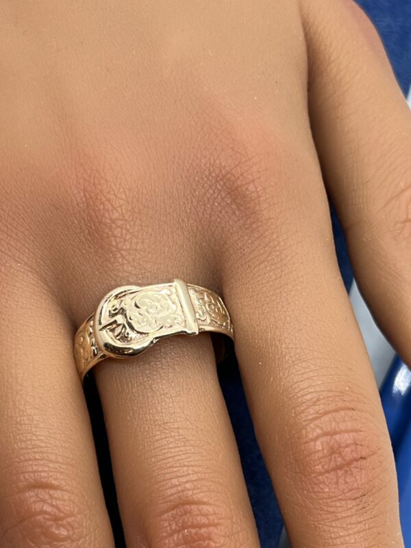 Unisex 9ct gold buckle ring