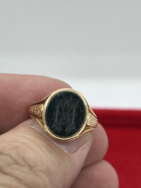 Victorian 15ct gold and bloodstone signet ring - Image 5