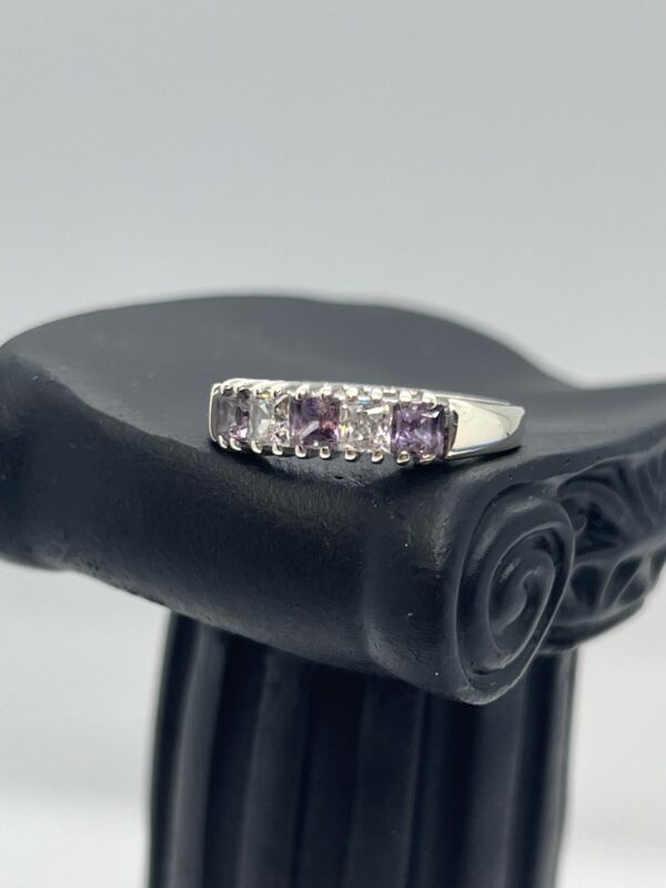 9ct white gold cz and amethyst ladies ring - Image 3