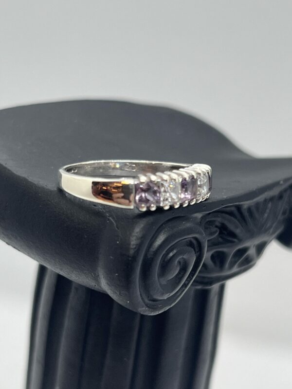 9ct white gold cz and amethyst ladies ring - Image 5