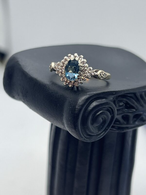 9ct gold diamond and topaz dress ring - Image 2