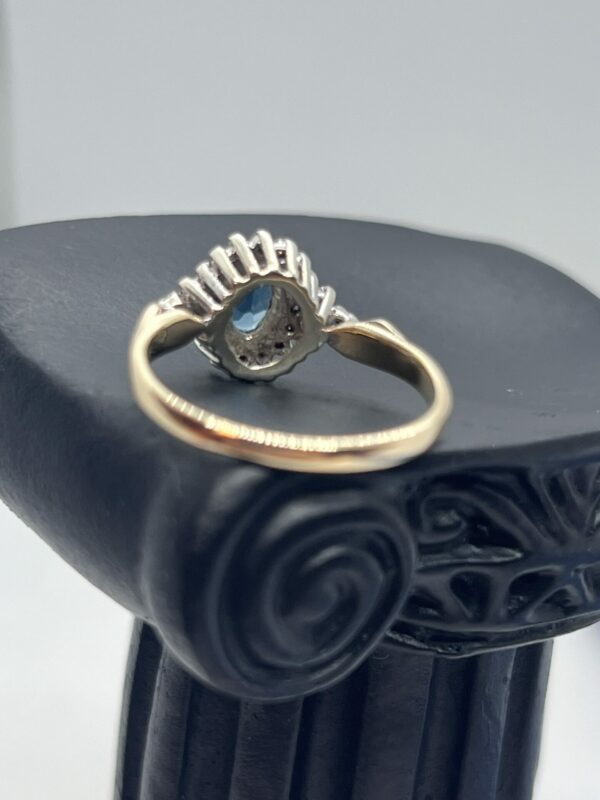 9ct gold diamond and topaz dress ring - Image 3