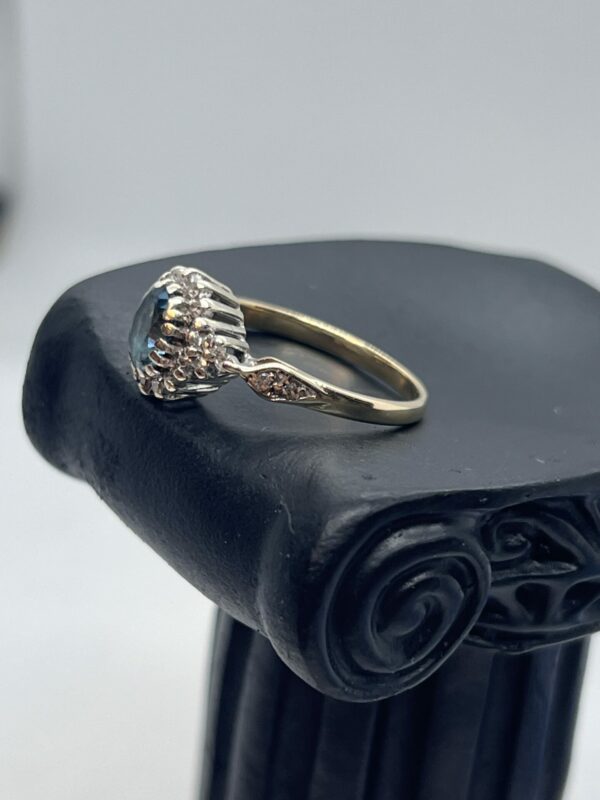 9ct gold diamond and topaz dress ring - Image 5