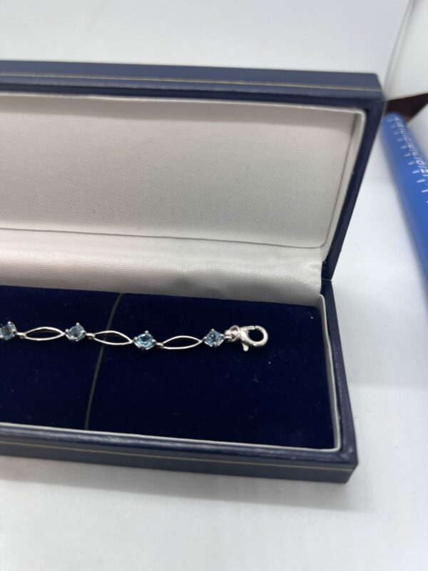 9ct white gold and aquamarine ladies bracelet - Image 3