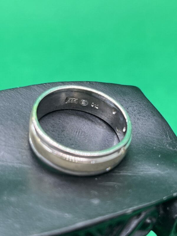 14ct yellow and white gold band with diamonds ring - Image 3