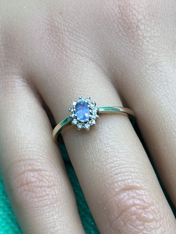 9ct gold diamond and sapphire ladies ring