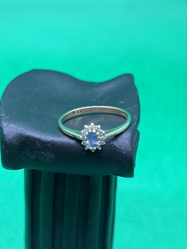 9ct gold diamond and sapphire ladies ring - Image 2