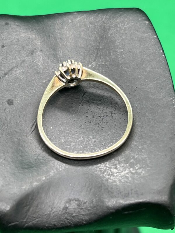 9ct gold diamond and sapphire ladies ring - Image 4