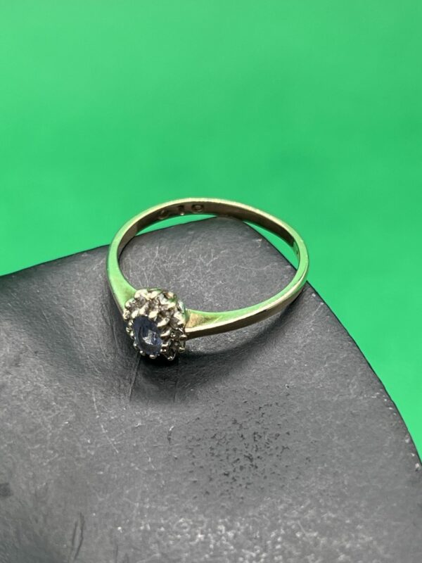 9ct gold diamond and sapphire ladies ring - Image 5