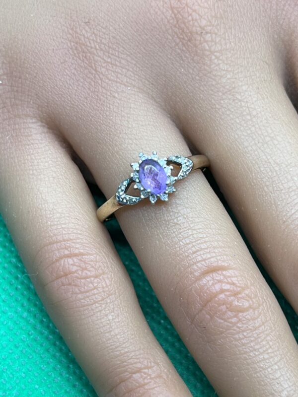 9ct gold and sapphire ladies ring