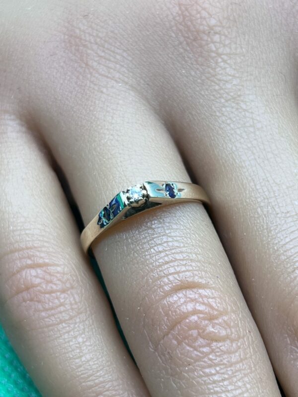 9ct gold diamond and sapphire pyramid ring