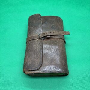 Antique leather fly wallet