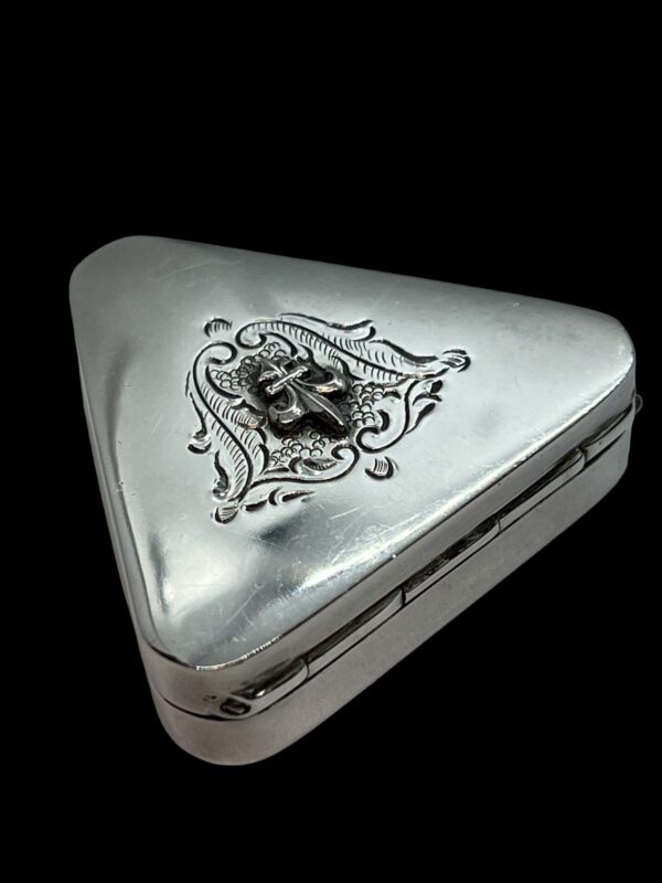 Rare Portuguese triangle solid silver snuff box - Image 2
