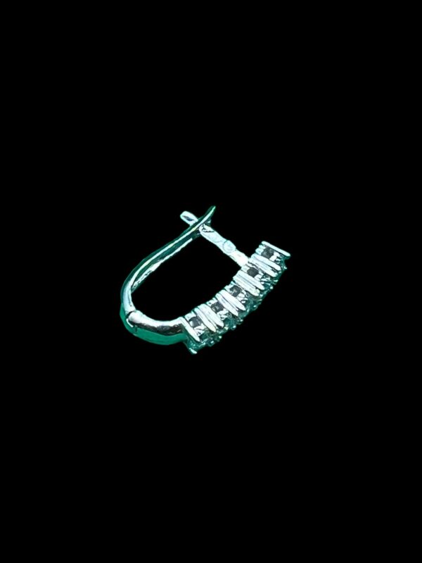 18ct white gold cz set snap earrings - Image 4
