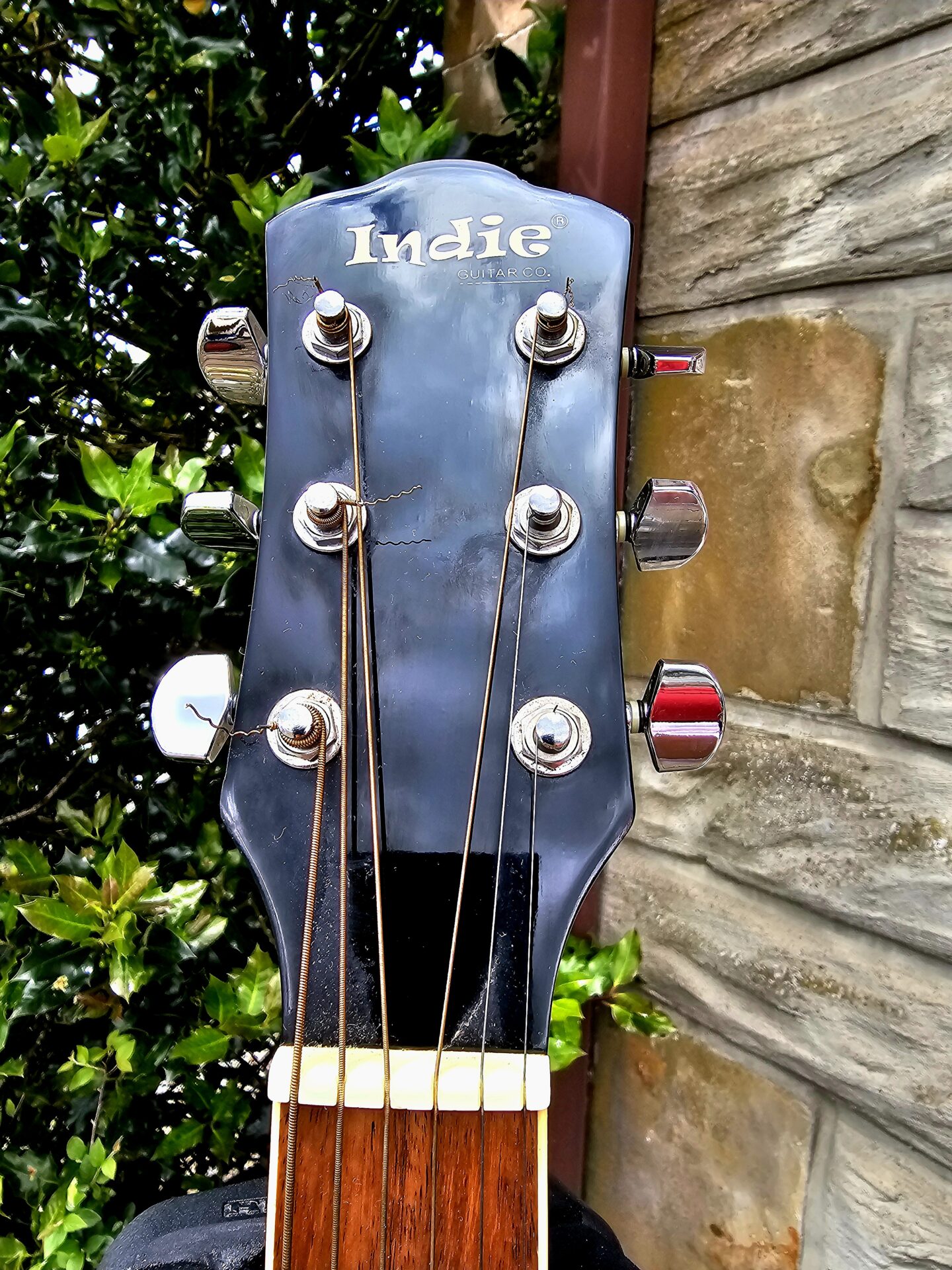 Indie acoustic guitar hotsell