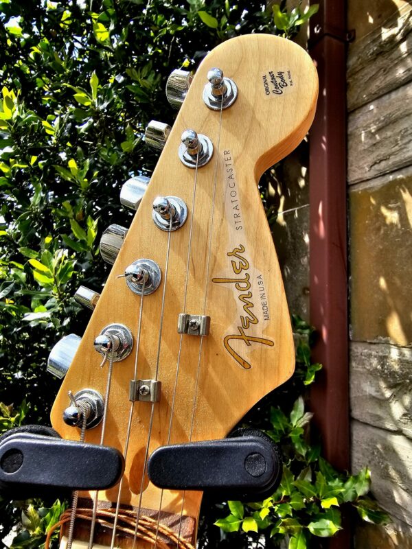 Fender Stratocaster guitar 3-Colour Sunburst Replica - Image 3