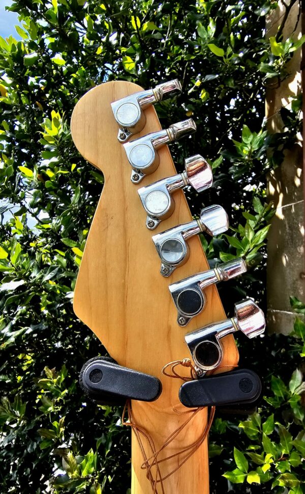 Fender Stratocaster guitar 3-Colour Sunburst Replica - Image 5