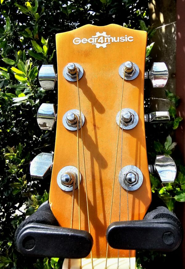Beginners Acoustic Guitar - Image 2