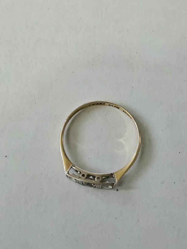 Three Stone Aquamarine Ring 18ct gold - Image 3