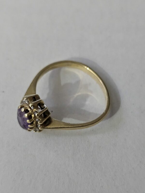 Diamond and Amethyst Cluster Ring 18ct gold - Image 3