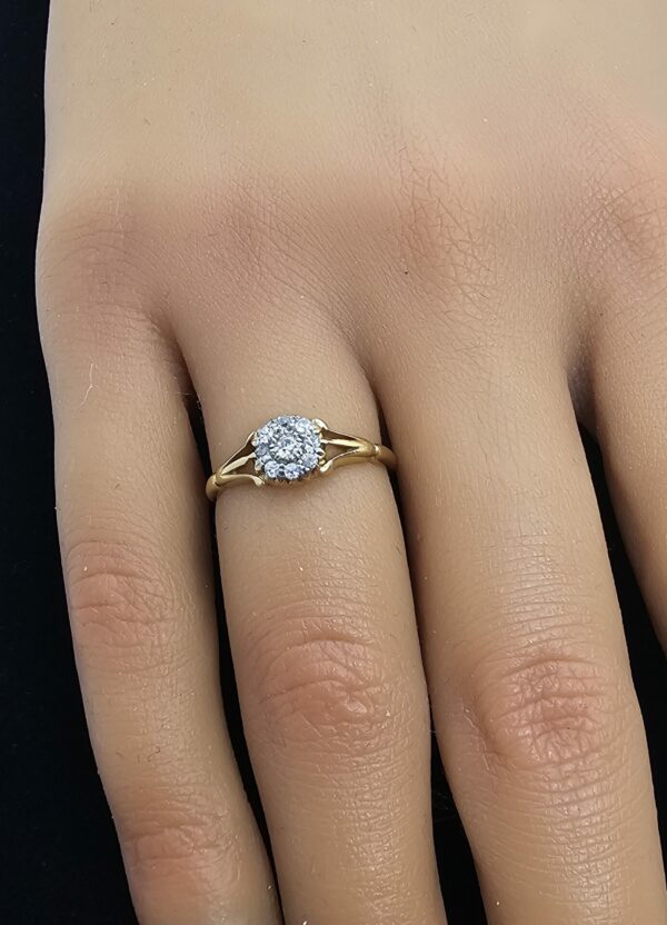 9ct gold Diamond Cluster Ring