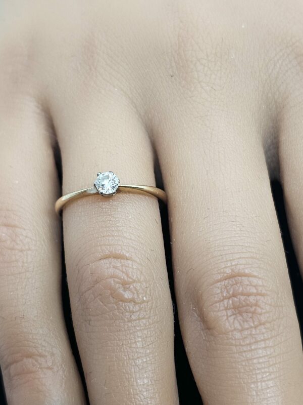 18ct gold Solitaire Diamond Ring
