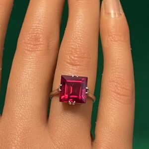18ct white gold and large ruby solitaire ring