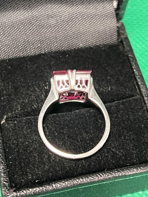 18ct white gold and large ruby solitaire ring - Image 7