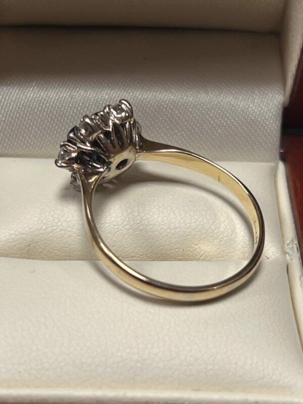 18ct gold diamond and sapphire ladies ring - Image 2