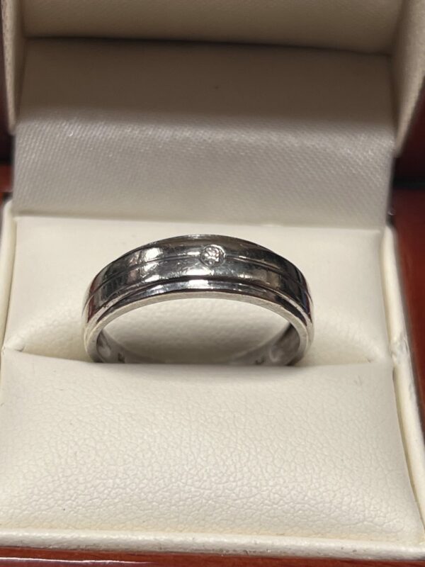 9ct gold and diamond set band