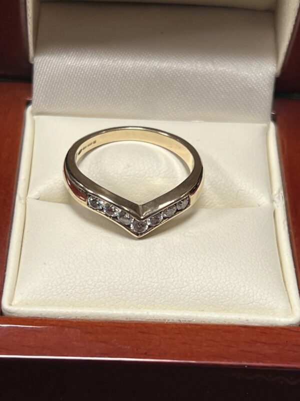 9ct gold diamond set wishbone ring - Image 2