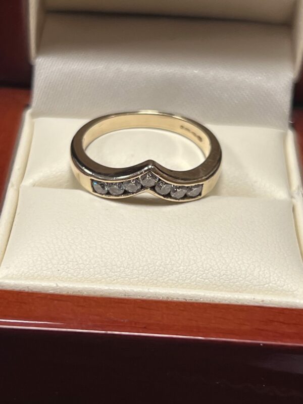 9ct gold diamond set wishbone ring - Image 5