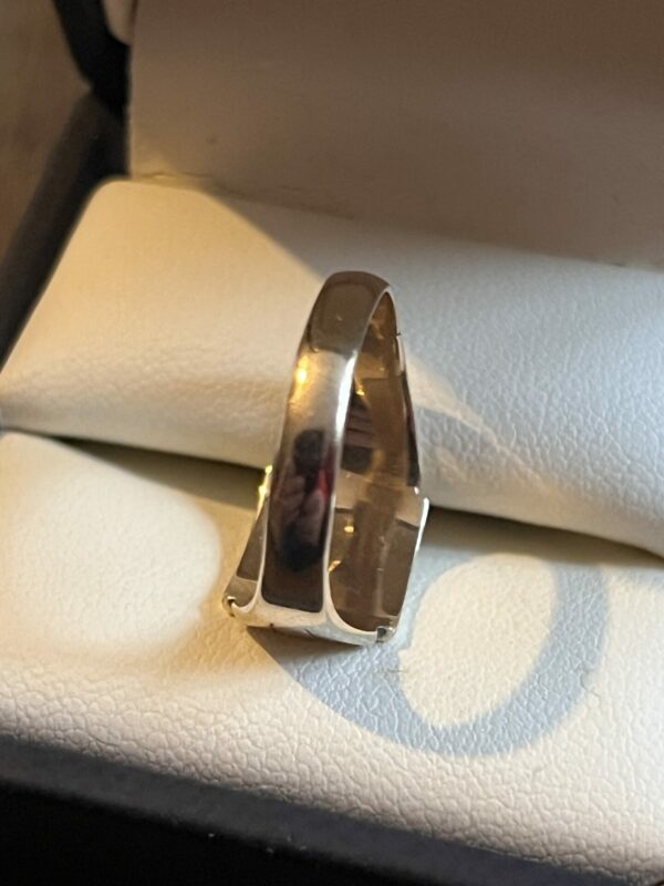 Nice plain 9ct gold signet ring - Image 3