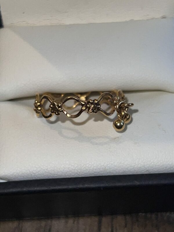22ct gold band with dangling balls ooooerrr - Image 2
