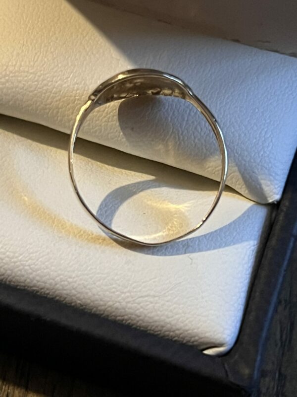 14ct gold arts n crafts ring - Image 3