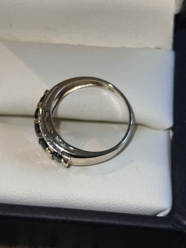 9ct gold sapphire and diamond  ladies dress ring - Image 2