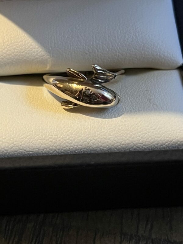 1970s 9ct gold dolphin ring