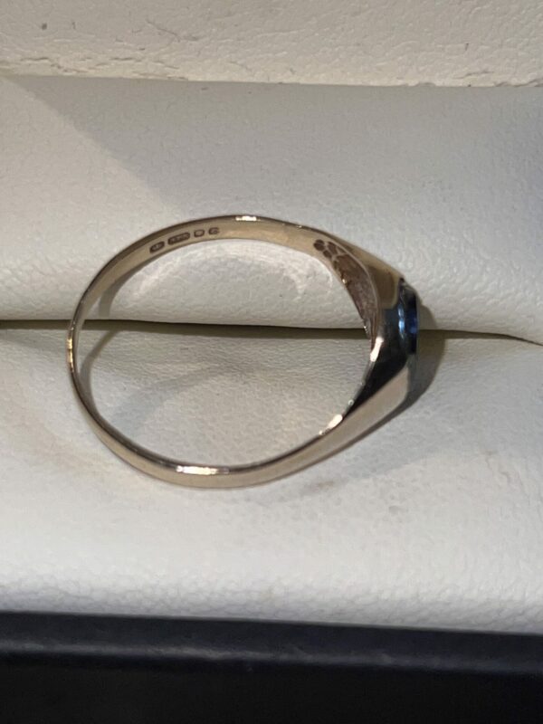 Hematite carved signet ring 9ct gold - Image 3