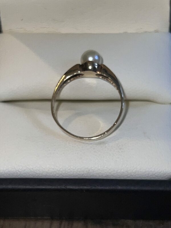9ct gold natural pearl solitaire ring - Image 2