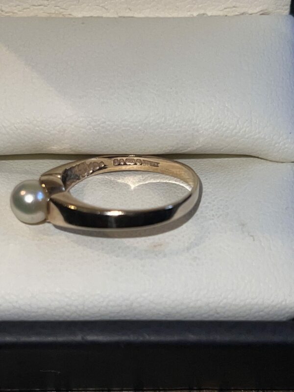 9ct gold natural pearl solitaire ring - Image 4