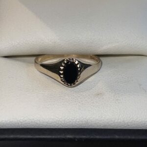 9ct gold and onyx small signet ring