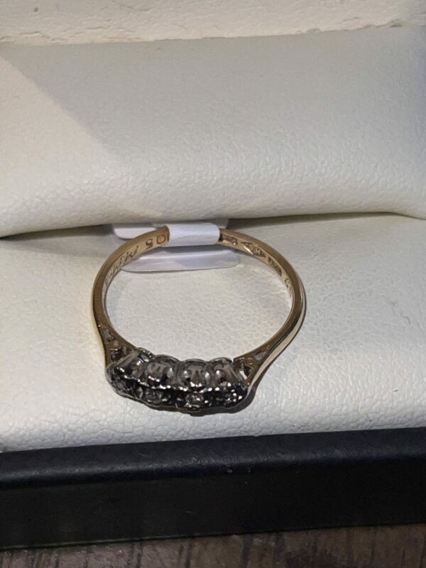 18ct four stone diamond ladies ring - Image 2