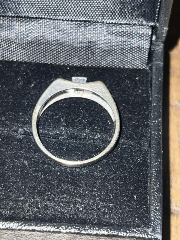 18ct white gold ladies ring diamond solitaire - Image 3