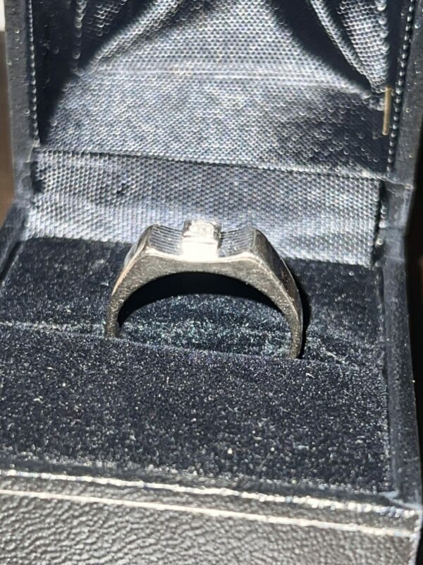 18ct white gold ladies ring diamond solitaire