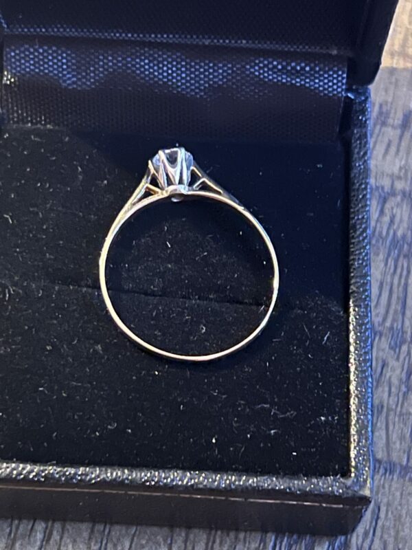 Cz solitaire ladies ring - Image 3