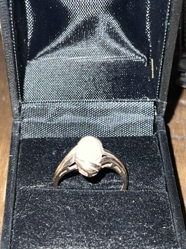 Natural pearl solitaire 9ct gold ring - Image 4