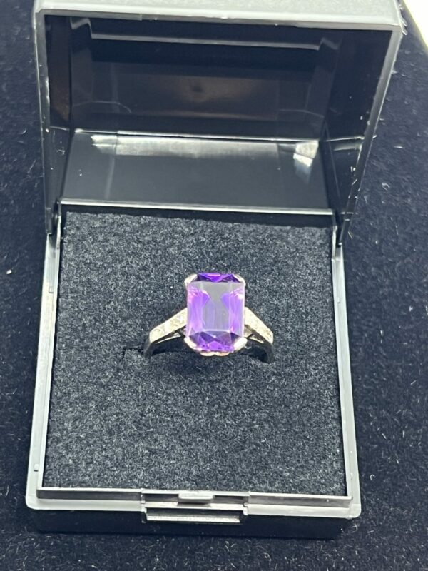 18ct white gold tanzanite and diamond dress ring - Image 2