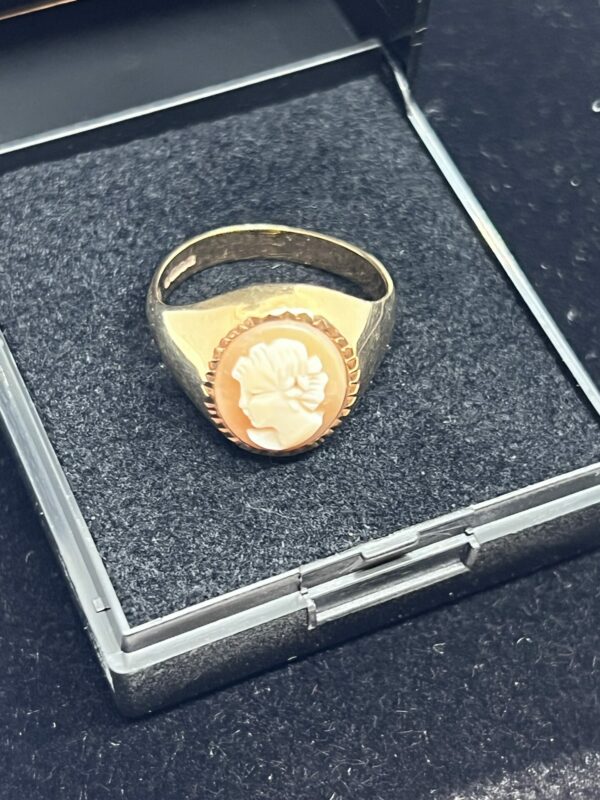 9ct gold cameo signet ring - Image 3