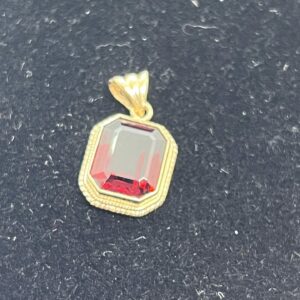 Tourmaline and 9ct gold pendant