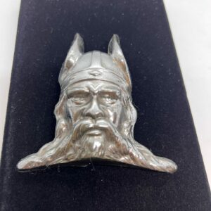 VINTAGE CHROMED ROVER P4 VIKING HEAD BONNET MASCOT BADGE